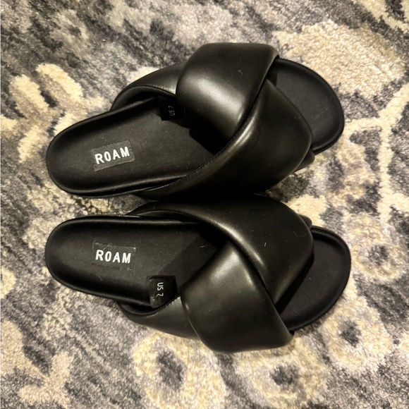 ROAM Women's Black Knotted Slippers - Picture 3 of 8